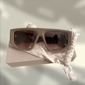 DEZI SUNGLASSES